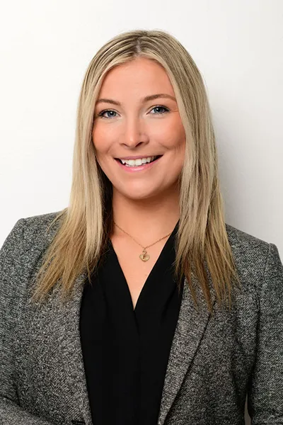 Lindsey Coakley headshot