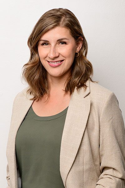 Sarah Koenekamp headshot