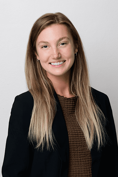 Angela Pluta headshot